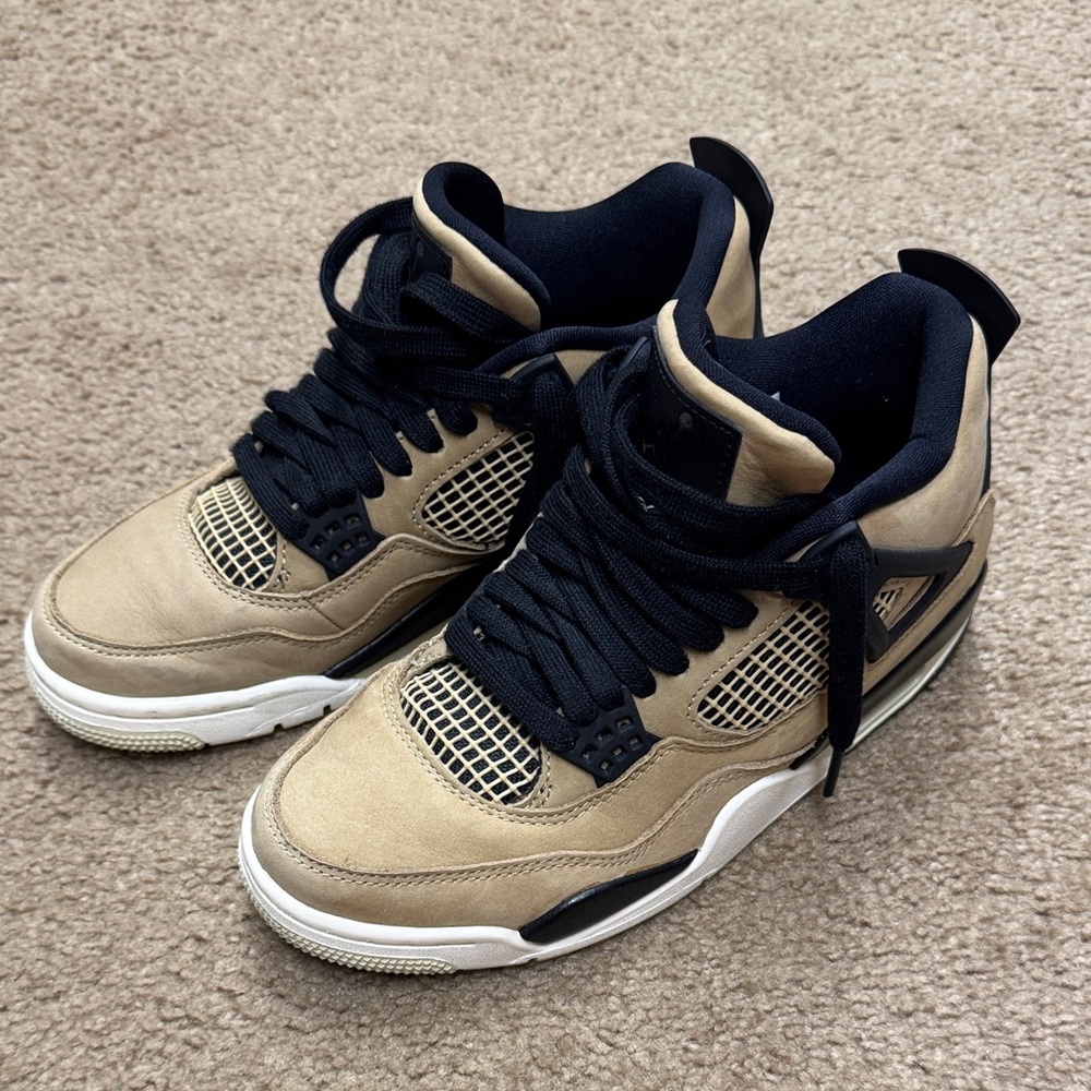 Jordan 4 Retro women. Size 6.5 - Picture 4 of 11